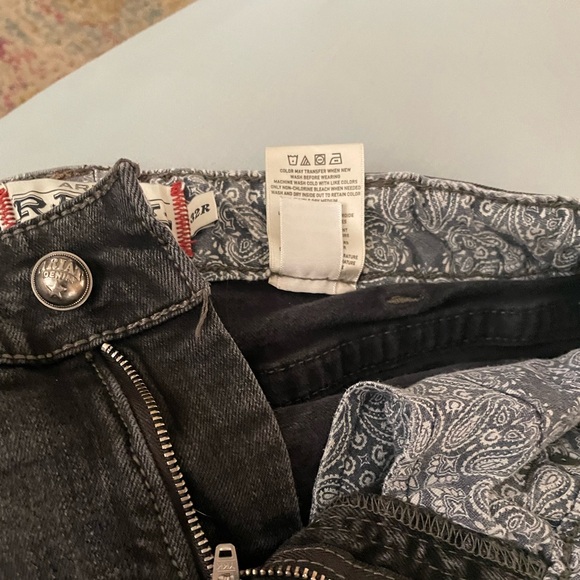 Arait Denim Jeans - Picture 11 of 14